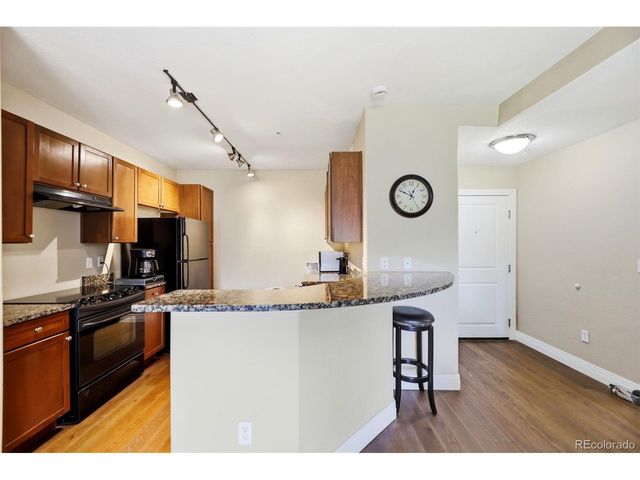 9059 E Panorama Cir B111, Englewood, CO 80112
