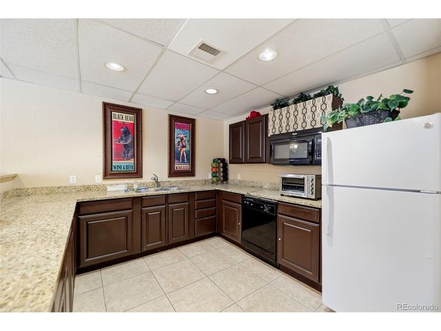 9059 E Panorama Cir B111, Englewood, CO 80112