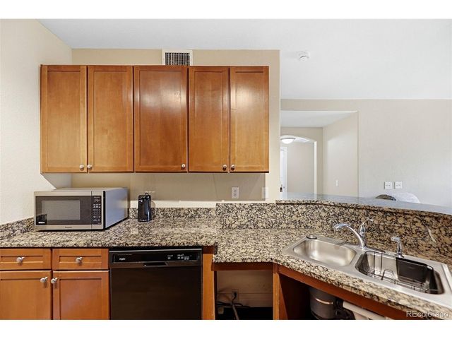 9059 E Panorama Cir B111, Englewood, CO 80112