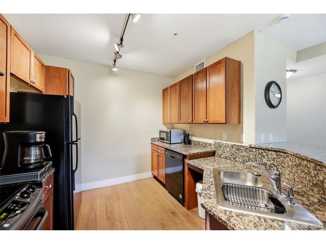 9059 E Panorama Cir B111, Englewood, CO 80112