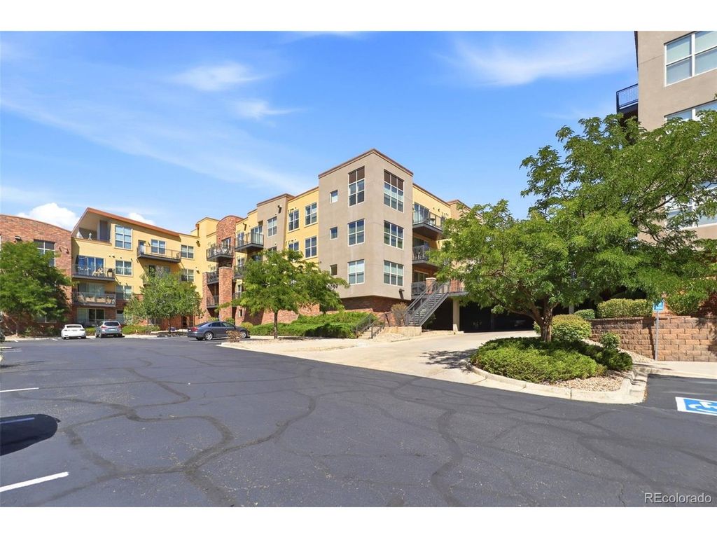 9059 E Panorama Cir B111, Englewood, CO 80112