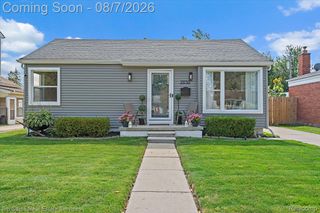 23730 Glenbrook Street, St. Clair Shores, MI 48082