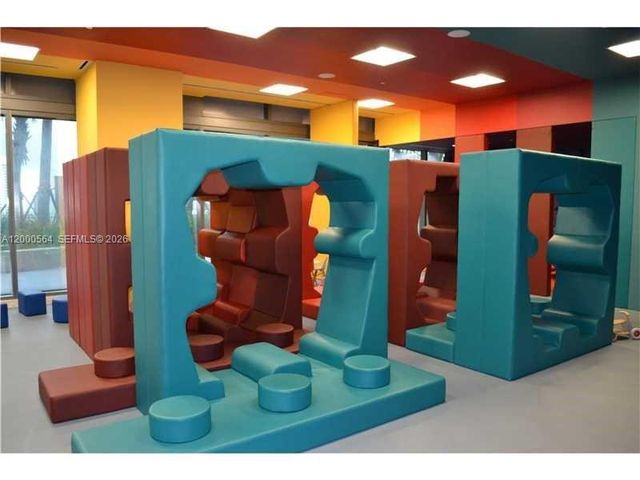 68 SE 6th St 2409, Miami, FL 33131