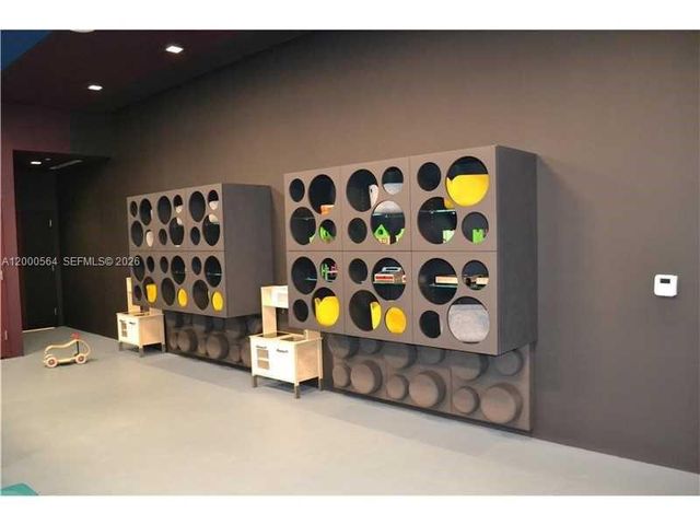 68 SE 6th St 2409, Miami, FL 33131