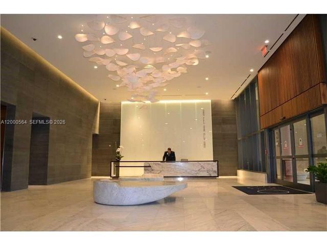 68 SE 6th St 2409, Miami, FL 33131