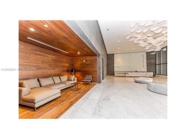 68 SE 6th St 2409, Miami, FL 33131