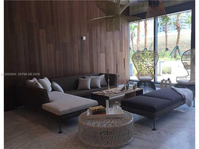 68 SE 6th St 2409, Miami, FL 33131