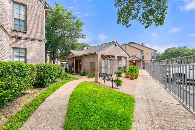 11839 Parliament St Apt 1113, San Antonio, TX 78216