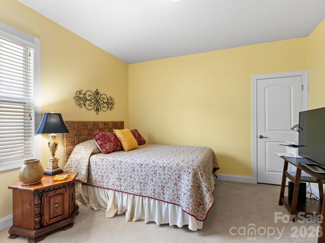 7 Eagle Creek Trail S, Flat Rock, NC 28731