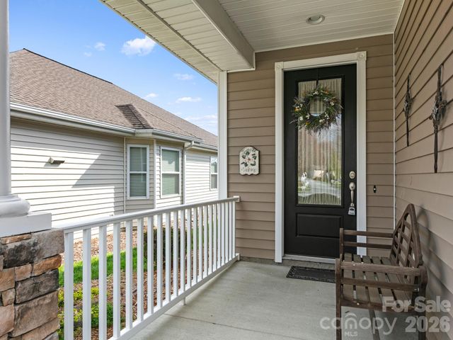 7 Eagle Creek Trail S, Flat Rock, NC 28731