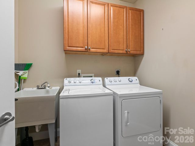 7 Eagle Creek Trail S, Flat Rock, NC 28731