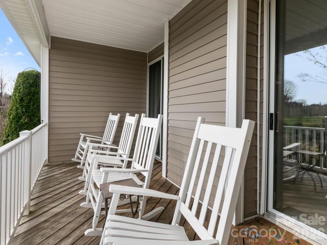 7 Eagle Creek Trail S, Flat Rock, NC 28731