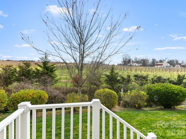 7 Eagle Creek Trail S, Flat Rock, NC 28731