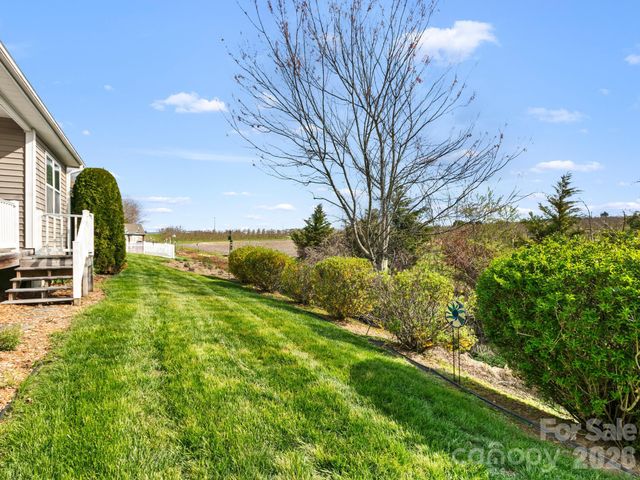 7 Eagle Creek Trail S, Flat Rock, NC 28731