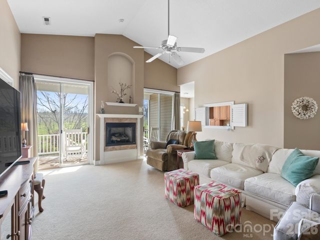 7 Eagle Creek Trail S, Flat Rock, NC 28731