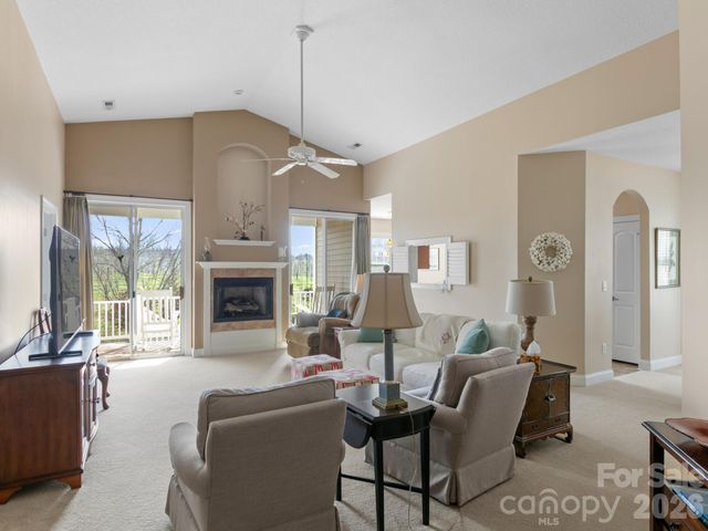 7 Eagle Creek Trail S, Flat Rock, NC 28731