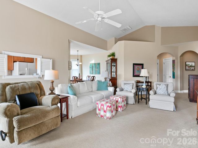 7 Eagle Creek Trail S, Flat Rock, NC 28731