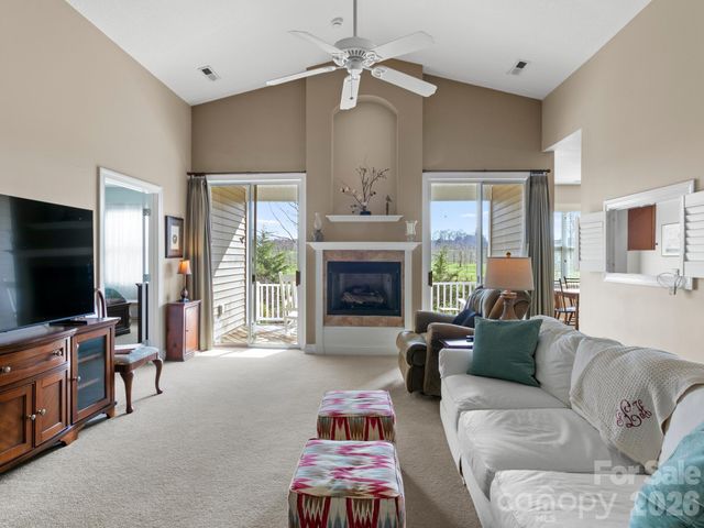 7 Eagle Creek Trail S, Flat Rock, NC 28731