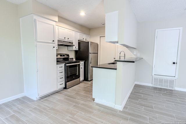 6913 Forest Meadow, San Antonio, TX 78240