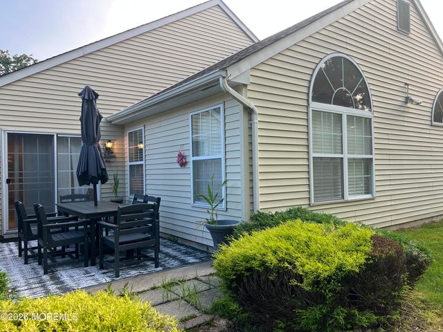 102 Clear Lake Road, Whiting, NJ 08759