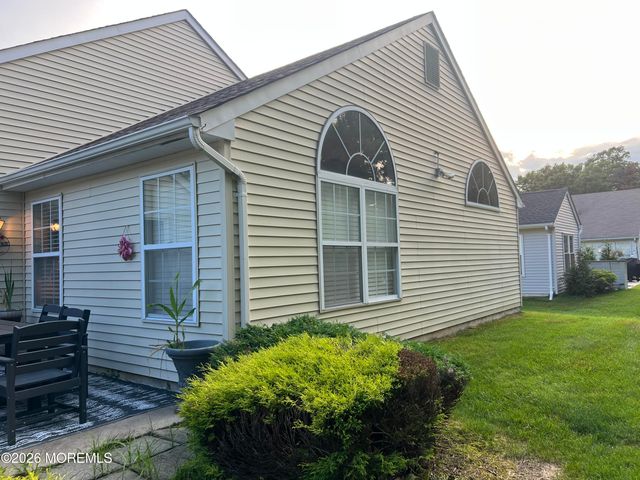 102 Clear Lake Road, Whiting, NJ 08759