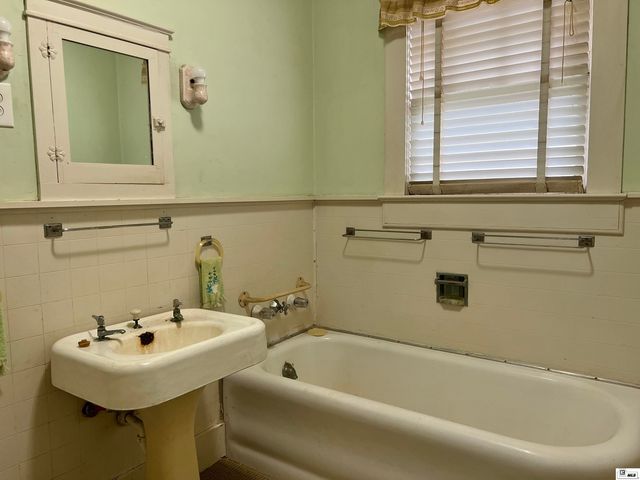 1402 BOSWORTH STREET, Winnsboro, LA 71295