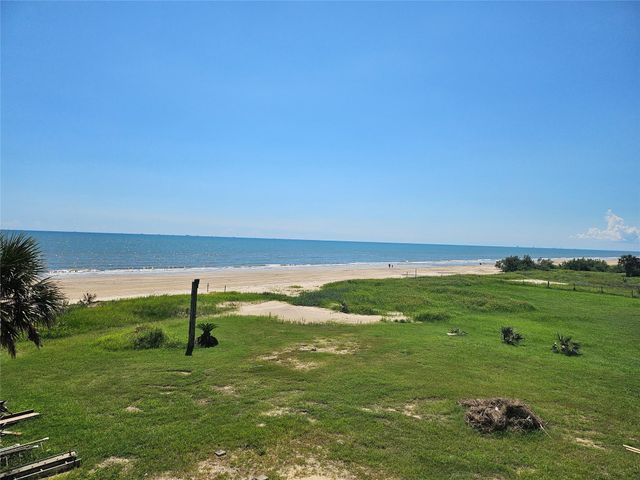 1226 Highway 87, Gilchrist, TX 77617