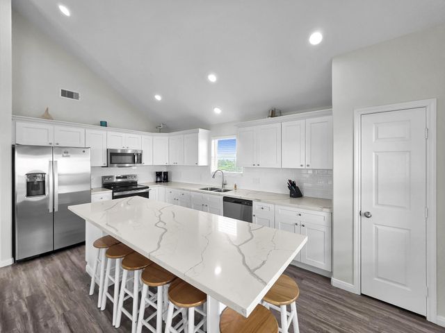 1226 Highway 87, Gilchrist, TX 77617