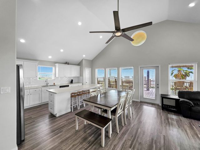 1226 Highway 87, Gilchrist, TX 77617