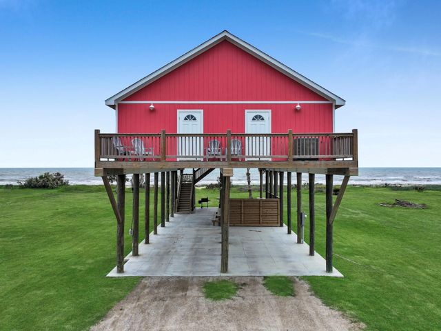1226 Highway 87, Gilchrist, TX 77617
