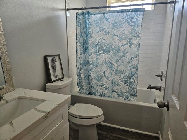 1226 Highway 87, Gilchrist, TX 77617