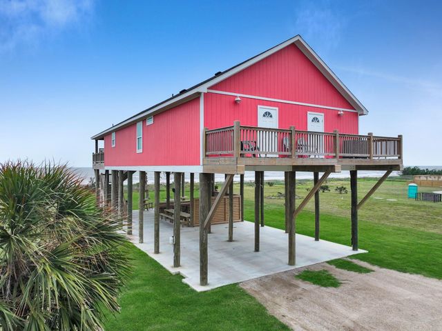 1226 Highway 87, Gilchrist, TX 77617