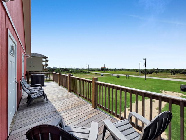 1226 Highway 87, Gilchrist, TX 77617