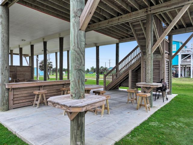 1226 Highway 87, Gilchrist, TX 77617