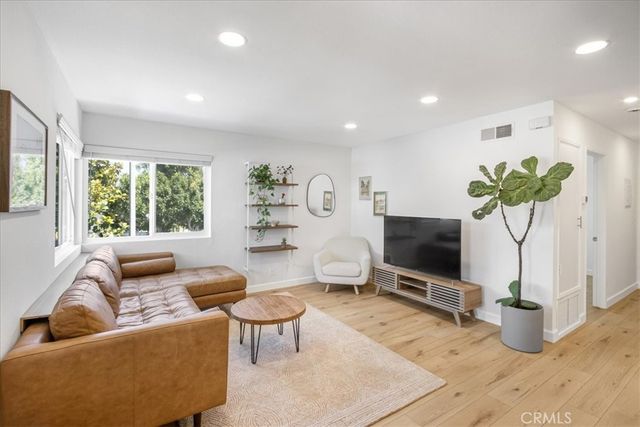 113 Tarocco, Irvine, CA 92618