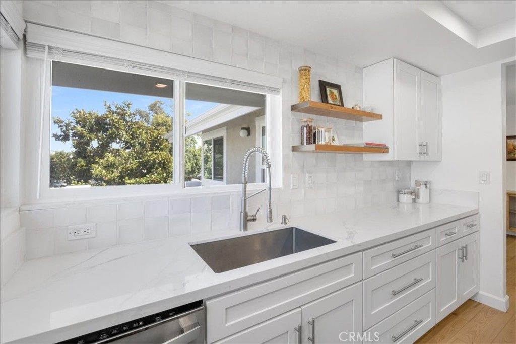 Image 10 of property listing at 113 Tarocco, Irvine, CA 92618