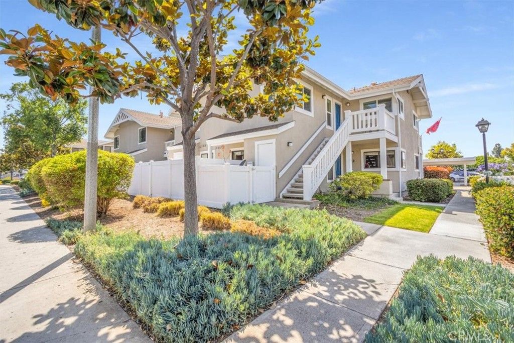 Image 2 of property listing at 113 Tarocco, Irvine, CA 92618