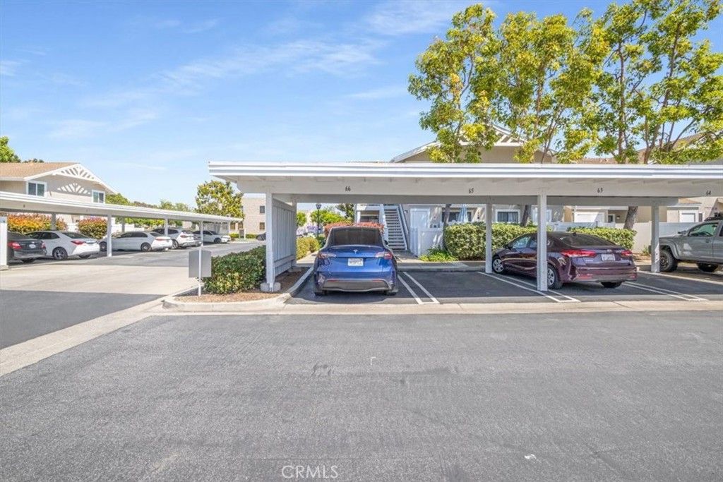Image 28 of property listing at 113 Tarocco, Irvine, CA 92618