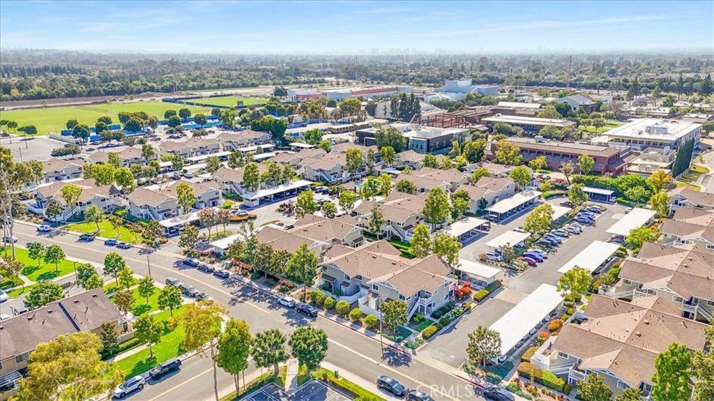 Image 33 of property listing at 113 Tarocco, Irvine, CA 92618