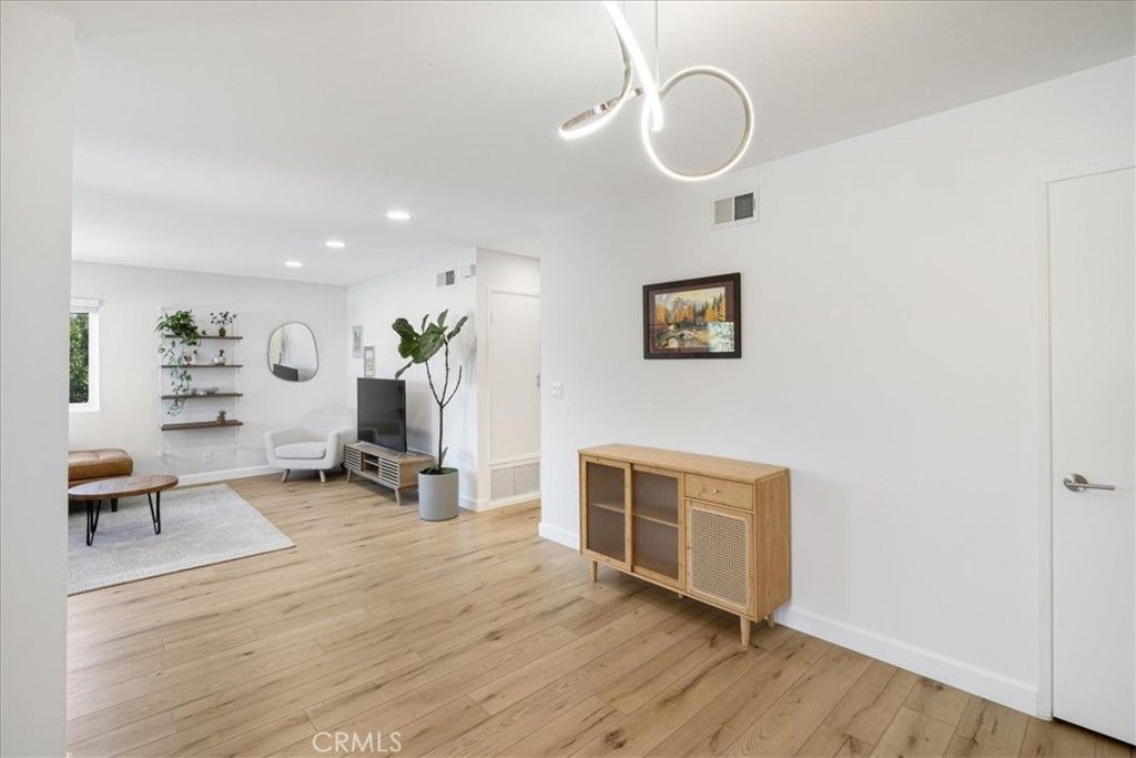 Image 7 of property listing at 113 Tarocco, Irvine, CA 92618