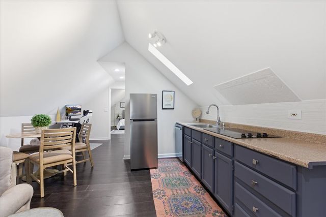 3241 N Normandy Avenue, Chicago, IL 60634
