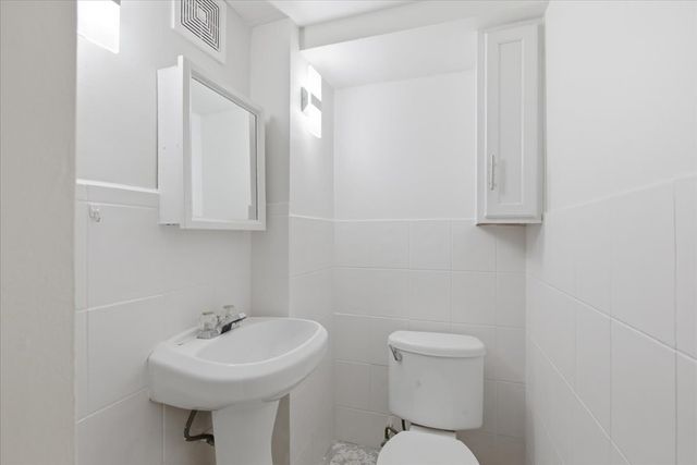 3241 N Normandy Avenue, Chicago, IL 60634
