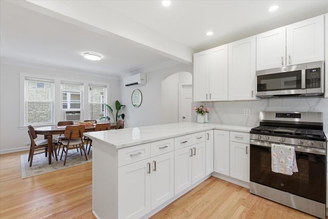 3241 N Normandy Avenue, Chicago, IL 60634