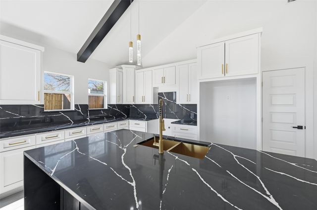 2618 Gooch Street, Dallas, TX 75241