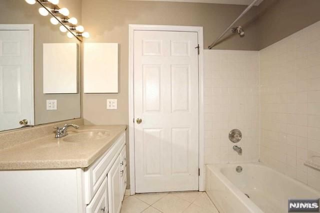 387 Green Mountain Road, Mahwah, NJ 07430