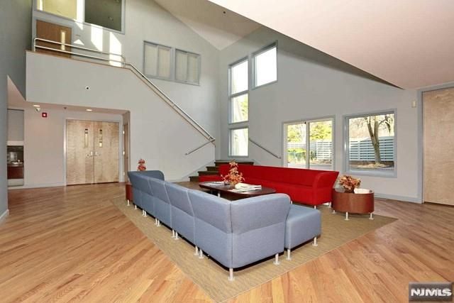 387 Green Mountain Road, Mahwah, NJ 07430