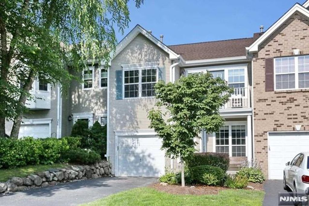 387 Green Mountain Road, Mahwah, NJ 07430
