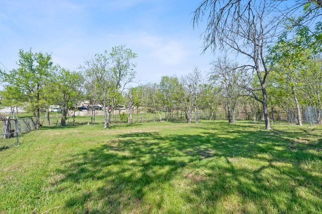 405 E Browning ST, Manor, TX 78653