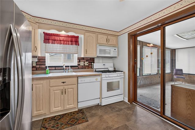 577 Arbor Ln, Pleasant Hills, PA 15236