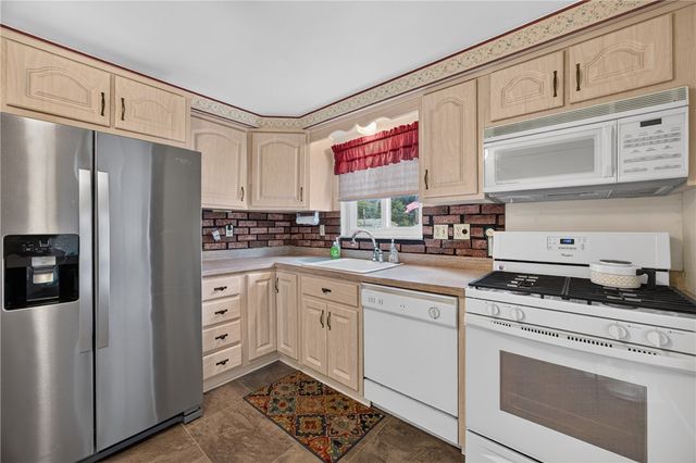 577 Arbor Ln, Pleasant Hills, PA 15236